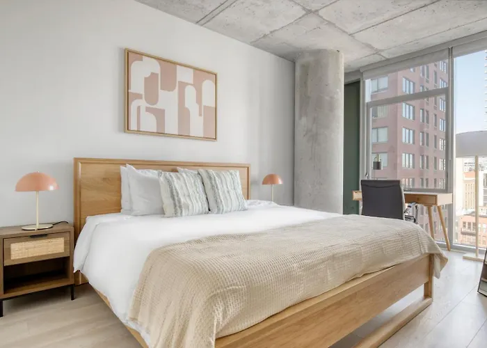 Apartment River North 1br W Gym Pool Roof Nr Riverwalk Chi-819